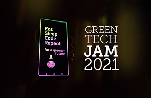 Handy mit Text "Eat, Sleep, Code, Repeat for a greener future"